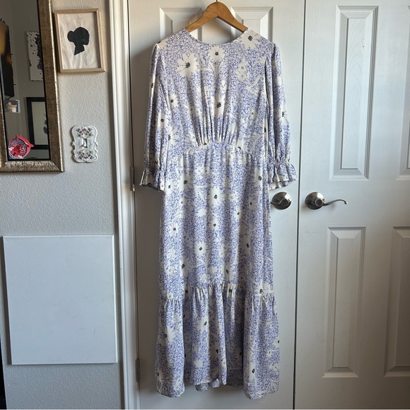 Nobody'S Child Dresses & Skirts - Nobody’s Child white and purple half sleeve floral midi dress